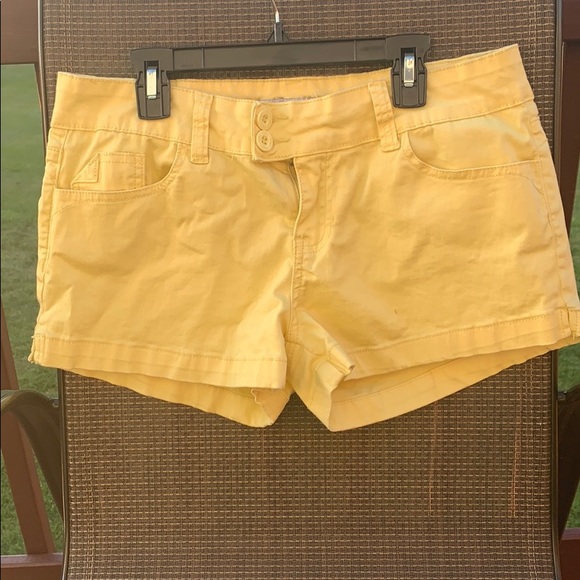 Shorts - Picture 1 of 2